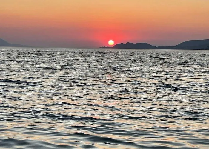 Loutraki, Poseidonos Seaside * ルートラキ